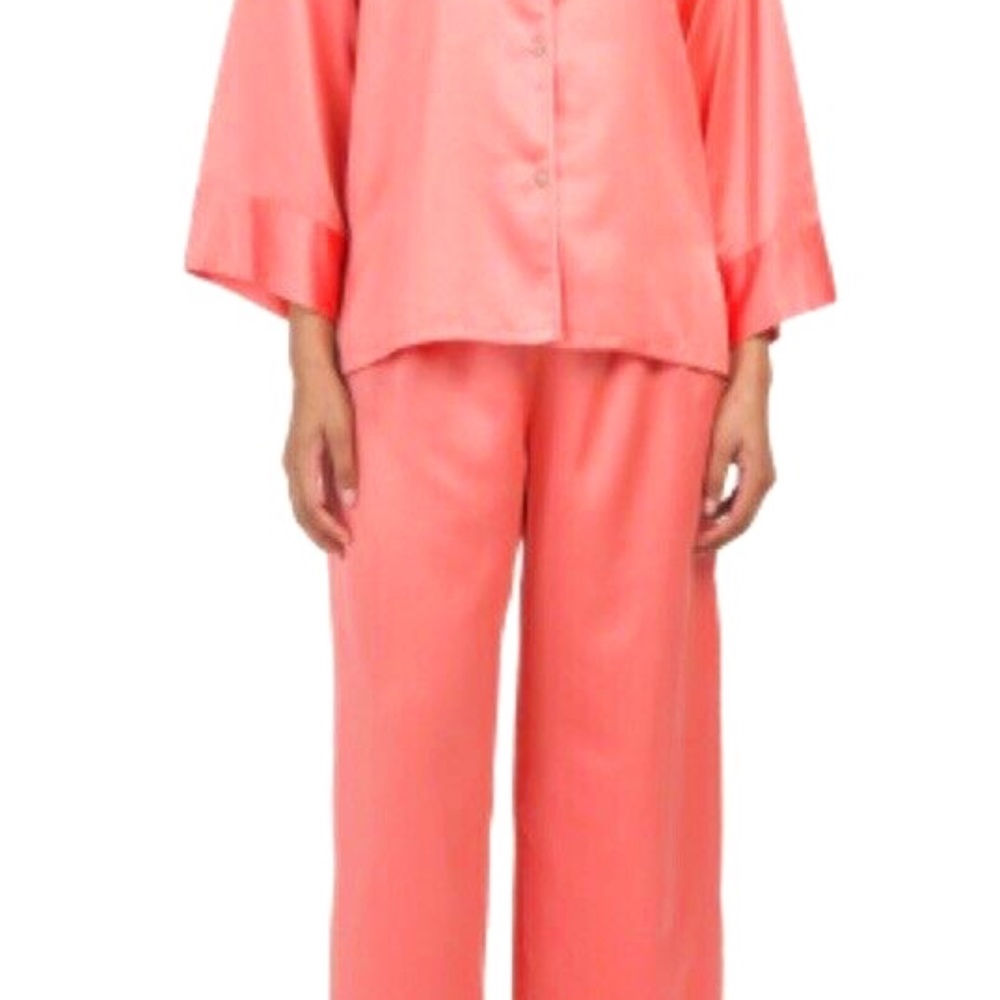 NEW! NATORI SATINY PEACH CHARMEUSE MANDARIN PJ SET